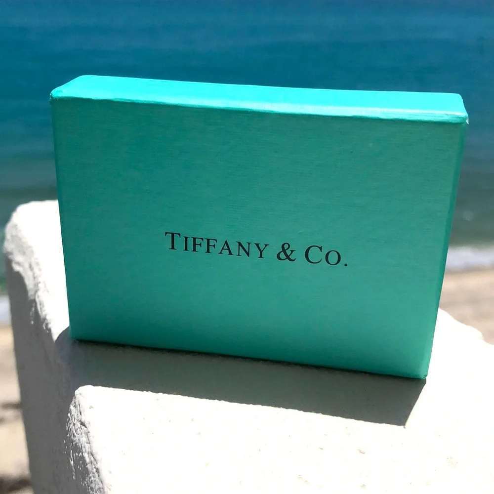 TIFFANY & CO. NWOT Small gift box AUTHENTIC